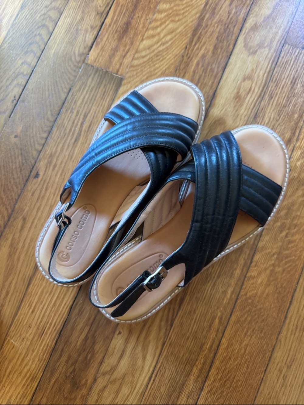 Corso Como Black Cross-Strap Buckle Sandals